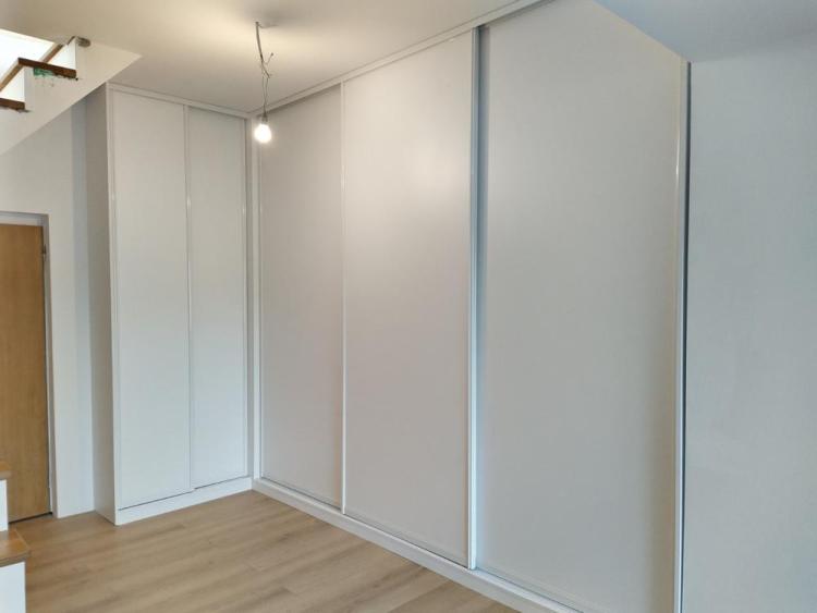 zabudowa-z-meblami-07